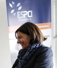 Anne Hidalgo en visite à l'ESPCI ParisTech le 3 avril 2014. ©REA