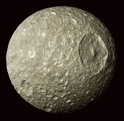 Mimas, satellite de Saturne, qui ressemble tant à l'Étoile Noire de Star Wars